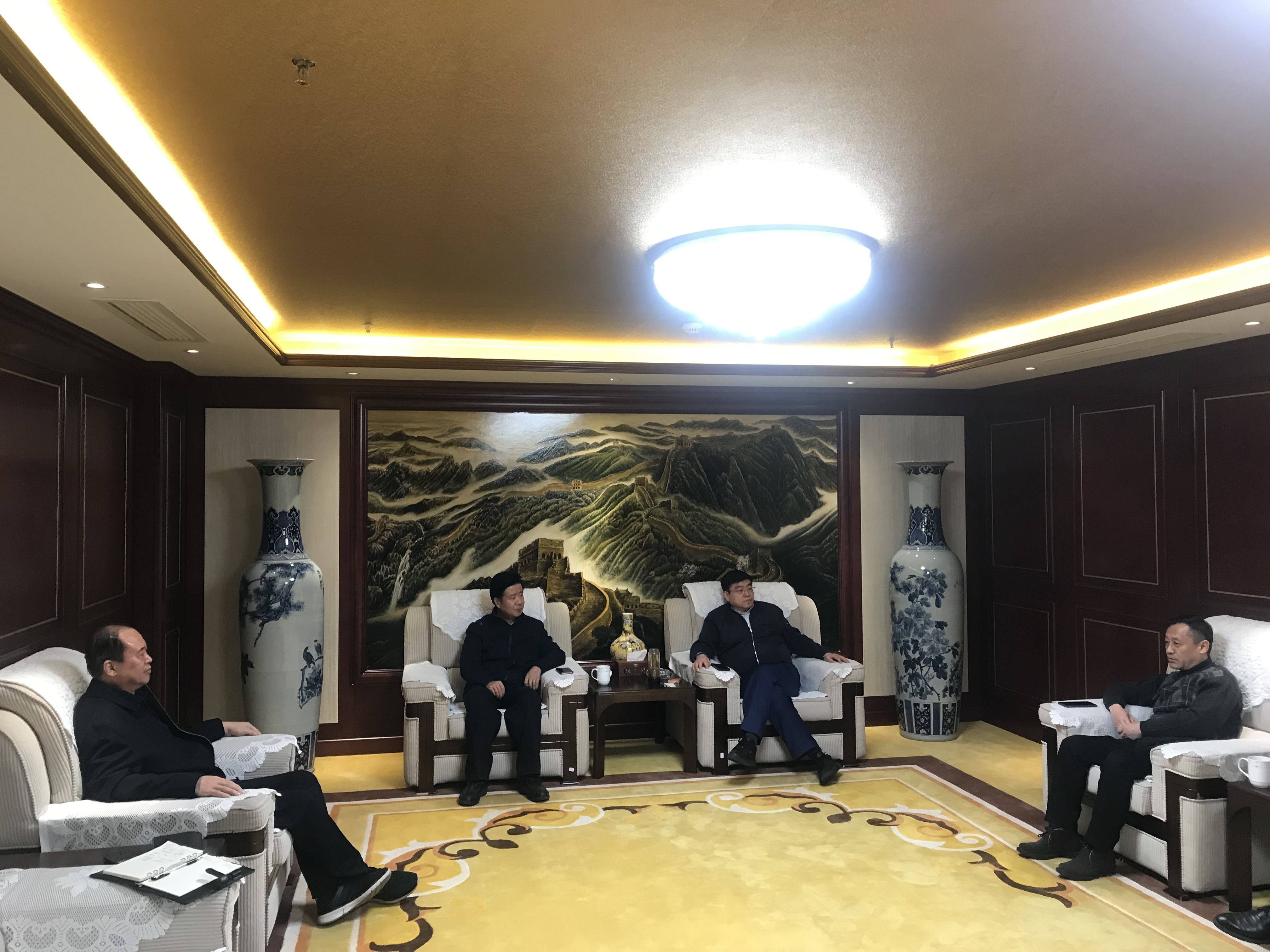 常文光董事長會見到訪的北京中關(guān)村國際環(huán)保產(chǎn)業(yè)促進(jìn)中心董事長徐云、中華環(huán)保聯(lián)合會綠色產(chǎn)業(yè)研究院副院長蘇吉榮一行